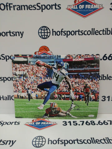 DK METCALF SIGNED 11X14 SEAHAWKS PHOTO (B) - JSA COA