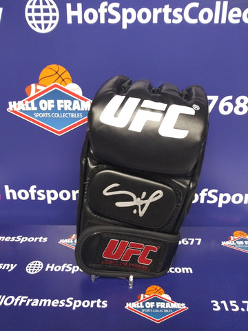 FRANCIS NGANNOU SIGNED UFC GLOVE - BECKETT WITNESS