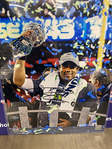 RUSSELL WILSON SIGNED SEAHAWKS SUPER BOWL TROPHY 16X20 PHOTO - FANATICS COA