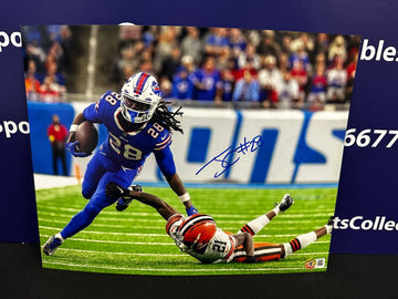 JAMES COOK SIGNED BILLS 11X14 PHOTO - BECKETT