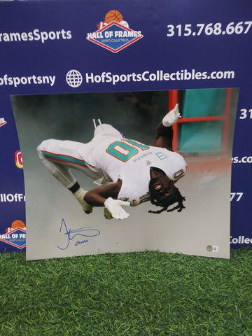 TYREEK HILL SIGEND DOLPHINS BACK FLIP 11X14 INSC. CHEETAH - BECKETT