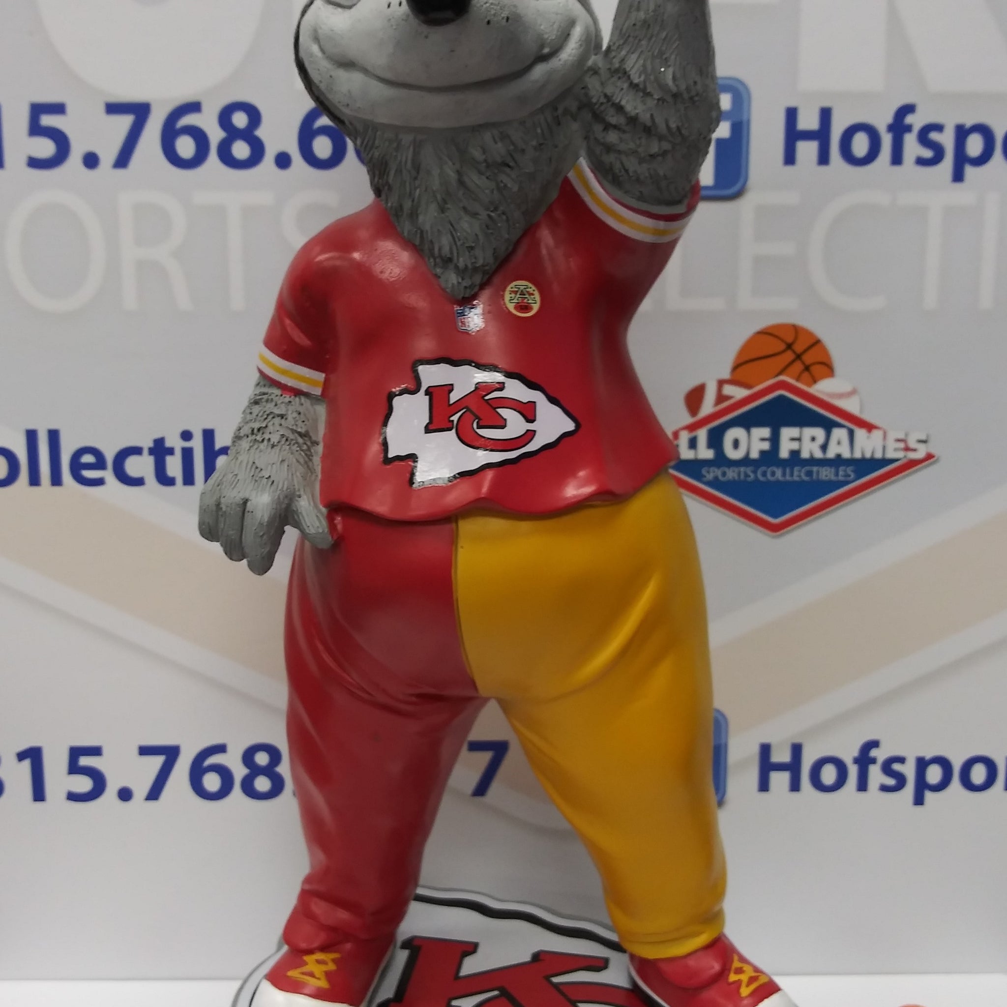 FOCO LIMITED EDITION HANDCRAFTED KANSAS CITY CHIEFS "KC WOLF" MASCOT STATUE!