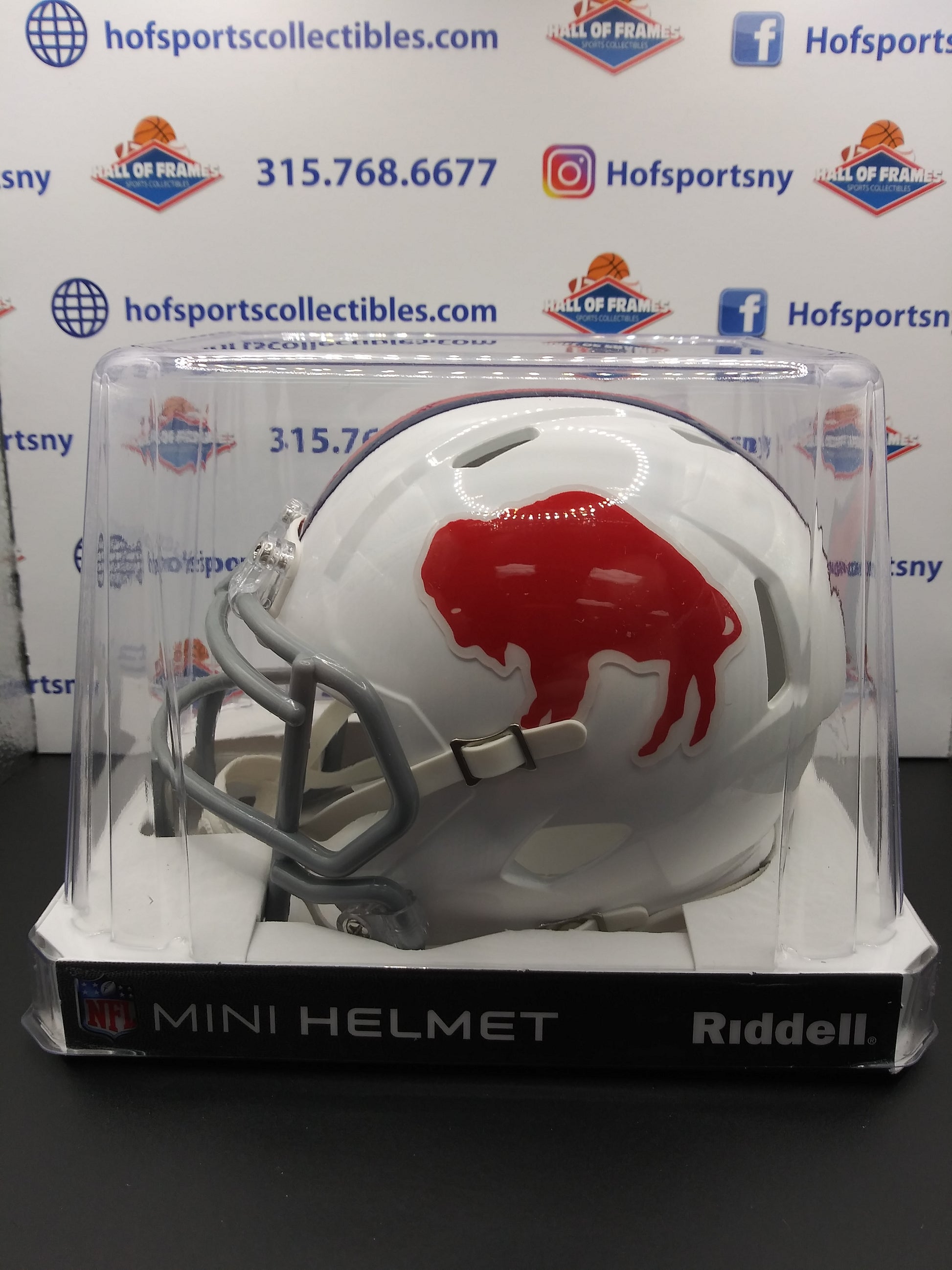 buffalo bills youth football helmet BUFFALO BILLS WHITE STANDING BUFFALO RIDDELL MINI HELMET!