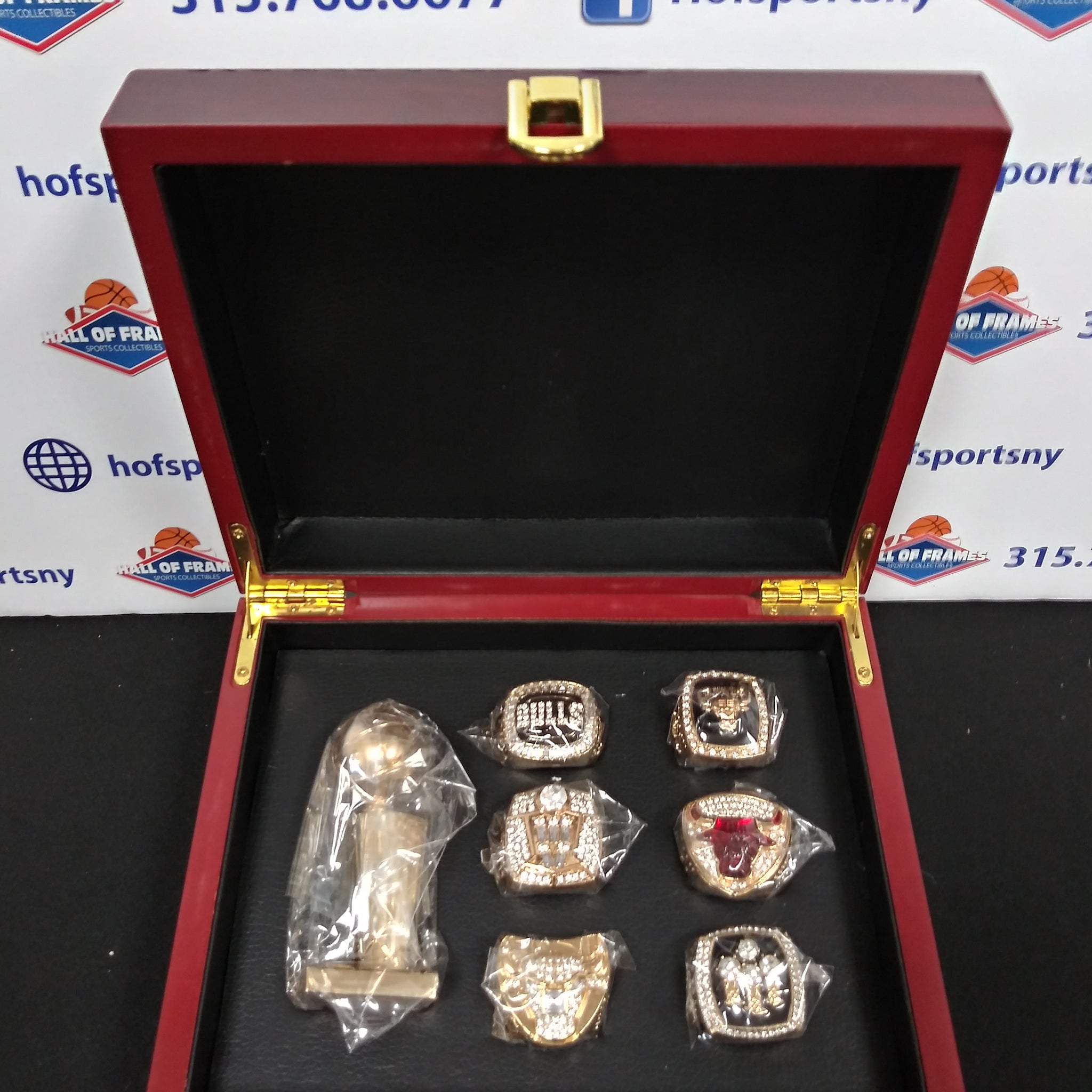 CHICAGO BULLS 6 CHAMPIONSHIP RING SET WITH TROPHY AND BOX!