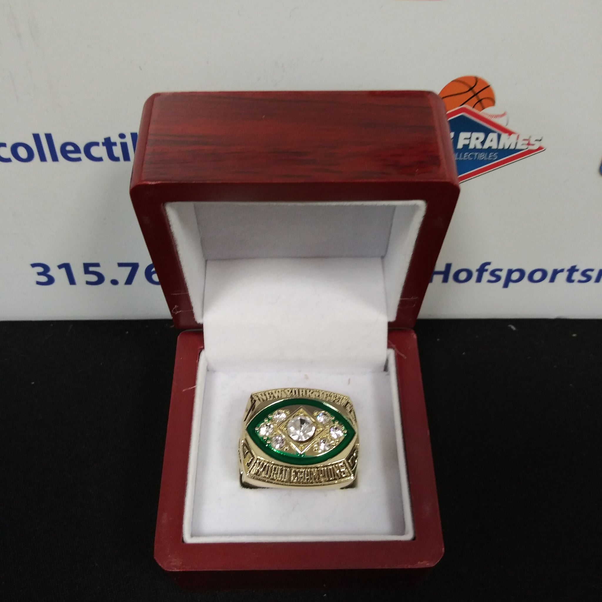 NEW YORK JETS REPLICA CHAMPIONSHIP RING WITH BOX!