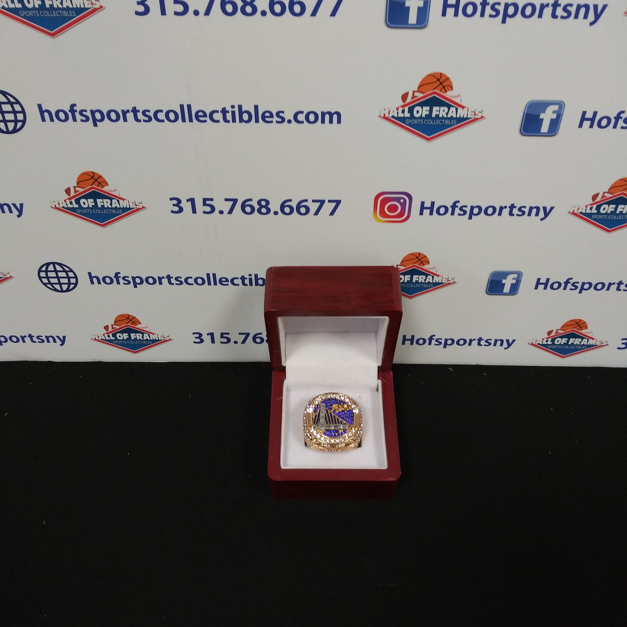 2017 GOLDEN STATE WARRIORS REPLICA CHAMPIONSHIP RING WITH BOX!