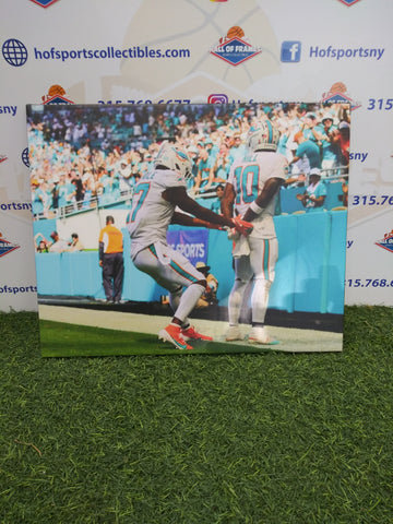 TYREEK HILL ARRESTED CELEBRATION #1 MIAMI DOLPHINS 16X20 CUSTOM CANVAS PRINT - READY TO HANG (Copy)