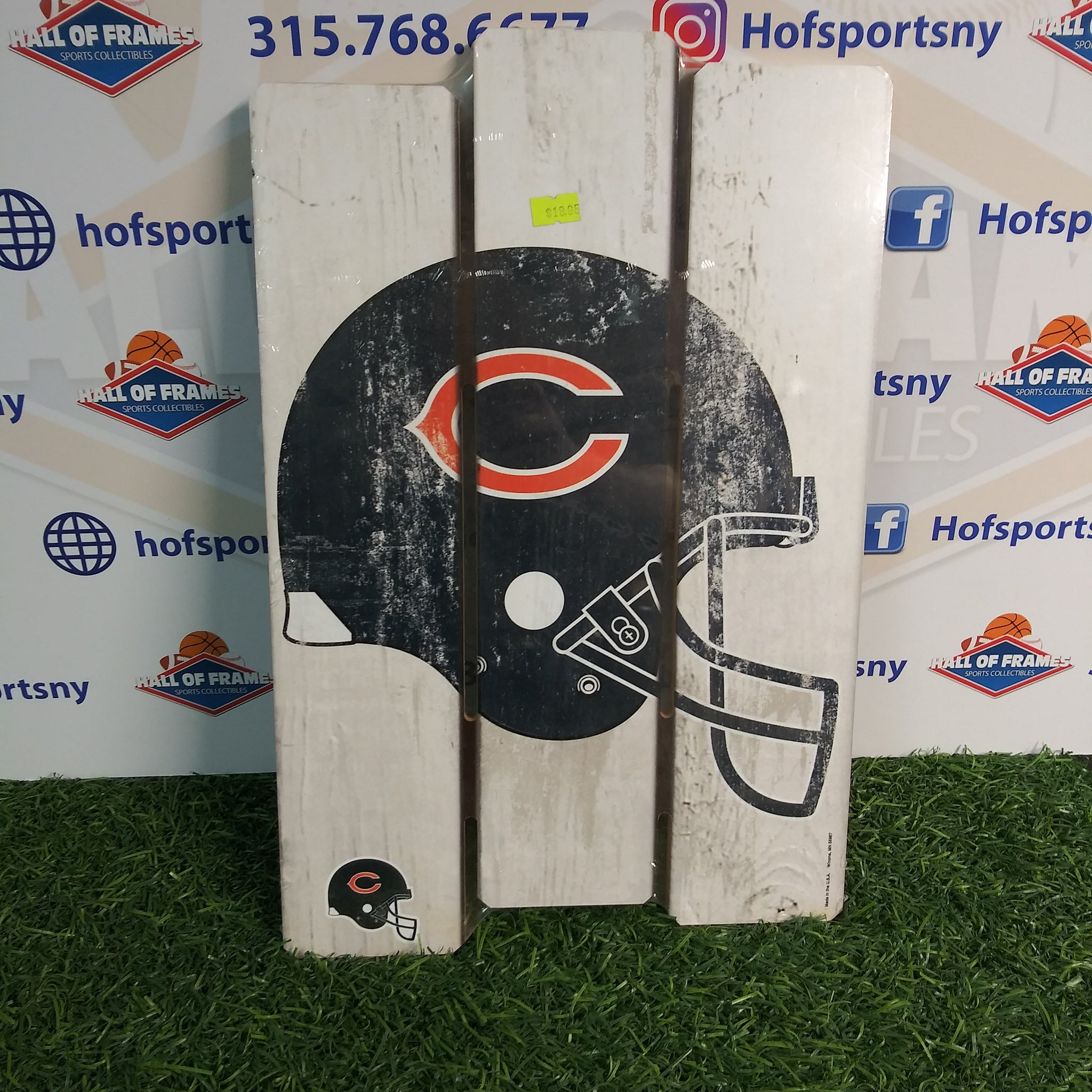 CHICAGO BEARS HELMET LOGO WHITE PICKET FENCE WOOD SIGN!