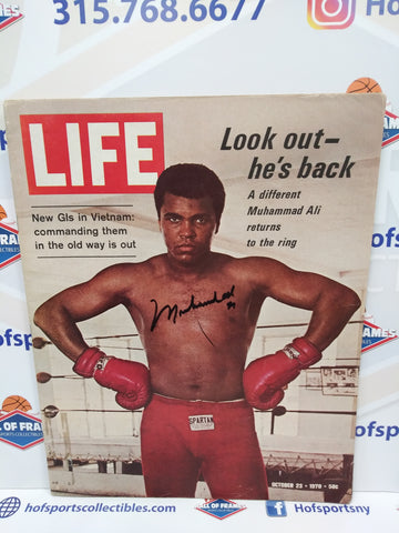 1970 MUHAMMAD ALI SIGNED LIFE MAGAZINE OCTOBER 23 1970 - NRMT - JSA LETTER