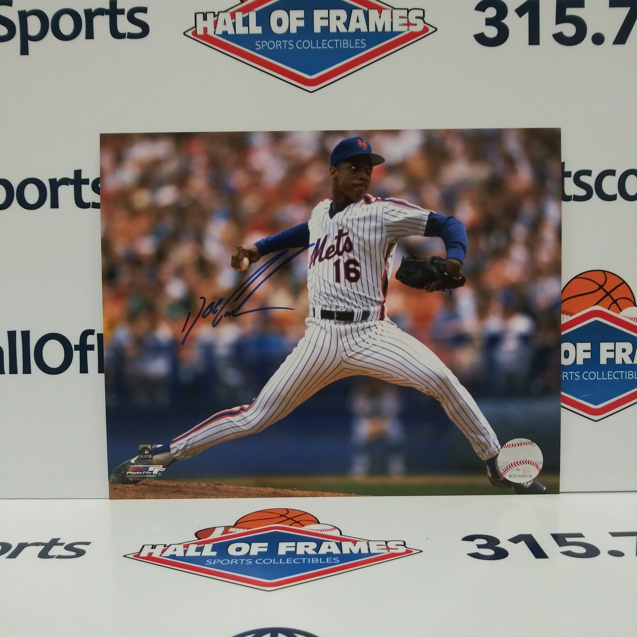 DWIGHT GOODEN NEW YORK METS SIGNED WIND UP 8X10 HOF COA