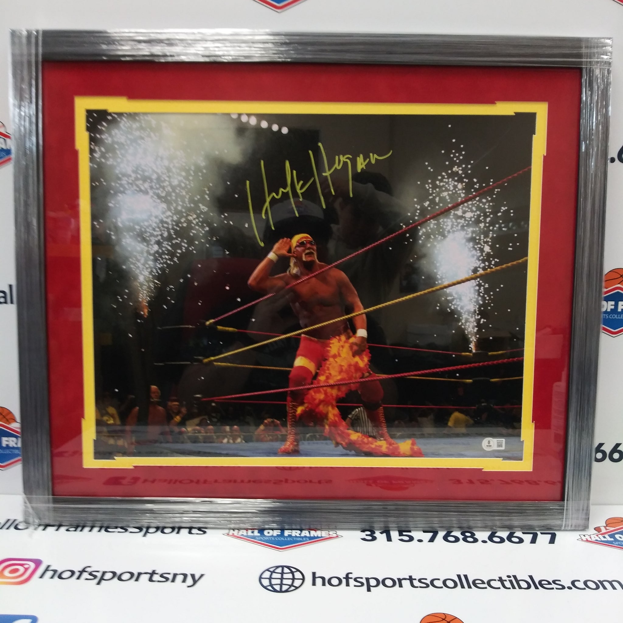 HULK HOGAN SIGNED FRAMED 16X20 PHOTO - HULKAMANIA BECKETT WITNESSED