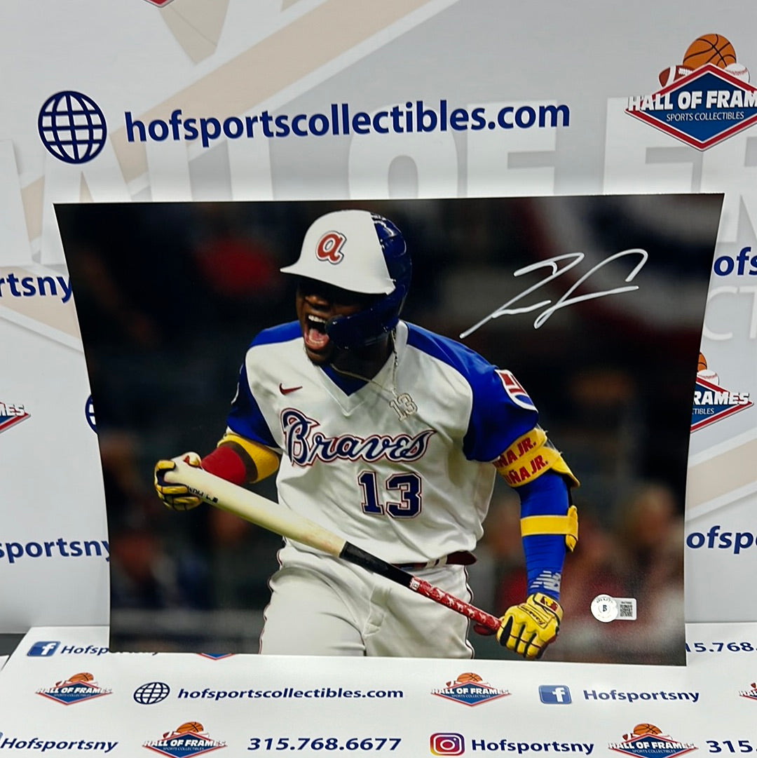 RONALD ACUNA SIGNED 11X14 ATLANTA BRAVES PHOTO - BECKETT COA