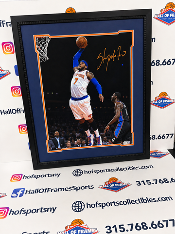CARMELO ANTHONY SIGNED NY KNICKS FRAMED 16X20 DUNKING PHOTO - FANATICS COA