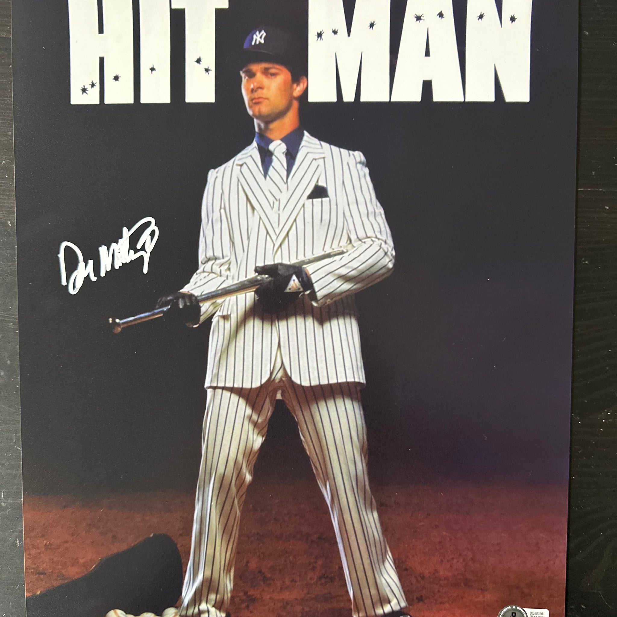 DON MATTINGLY SIGNED 11X14 THE HIT MAN PHOTO - BECKETT WITNESSED COA