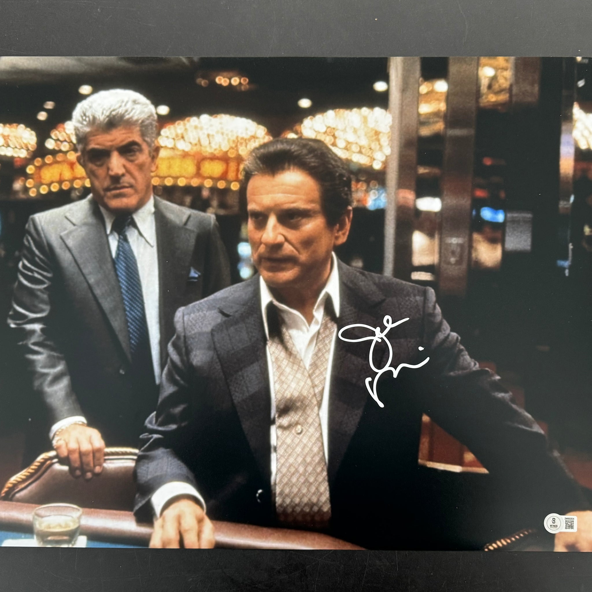 JOE PESCI SIGNED CASINO 16X20 PHOTO - BECKETT WITNESSED