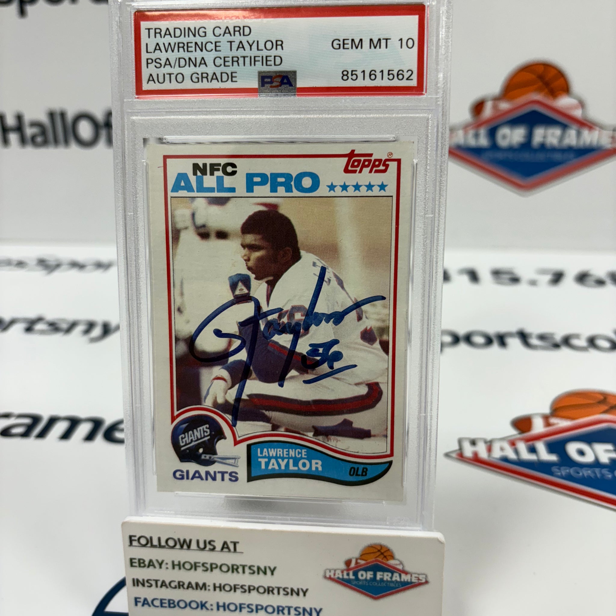LAWRENCE TAYLOR SIGNED ROOKIE CARD PSA SLABBED AUTO GEM 10 (1562)