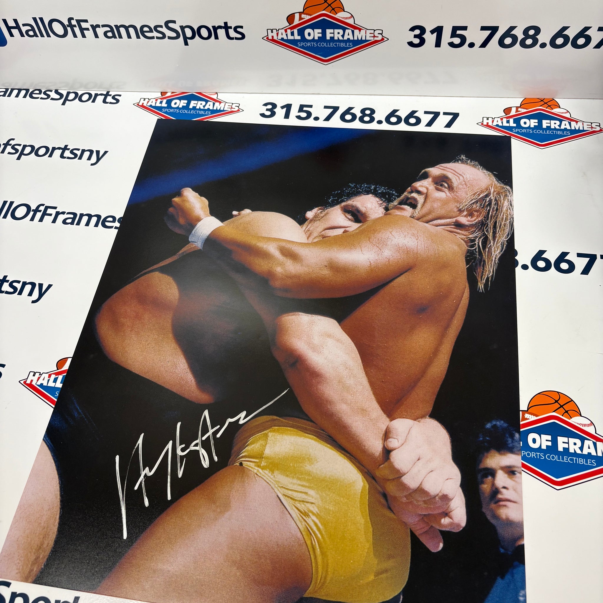 HULK HOGAN VS ANDRE THE GIANT SIGNED 16X20 PHOTO - HULKAMANIA BECKETT COA