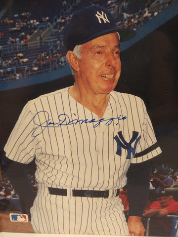 JOE DIMAGGIO YANKEES PHOTO SIGNED 8X10 - JSA COA