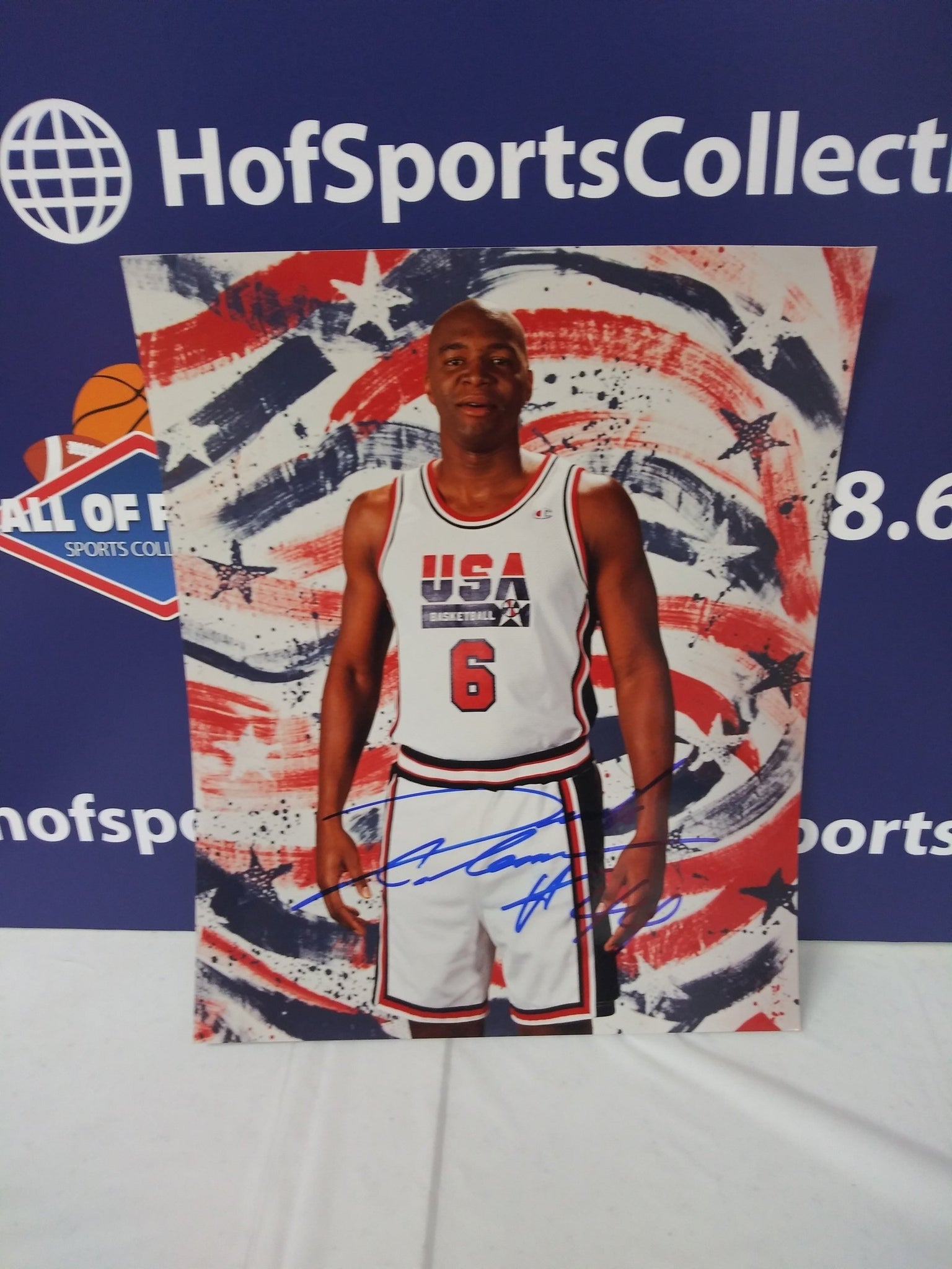 DERRICK COLEMAN SIGNED DREAM TEAM / SYRACUSE PHOTO (A) - HOF COA